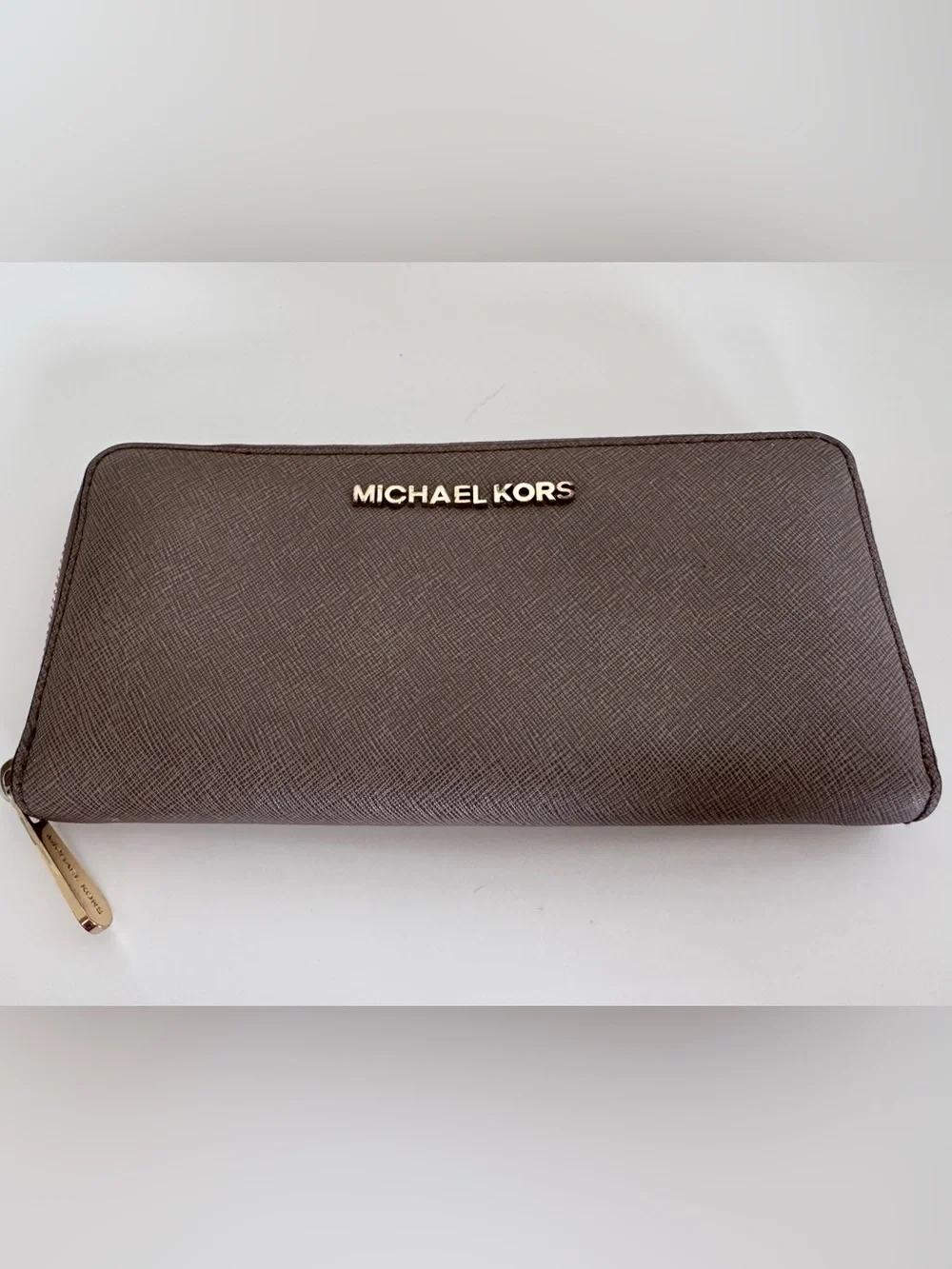 Michael Kors Jet Set Travel Saffiano Leather Zip Around Continental Wallet Taupe
